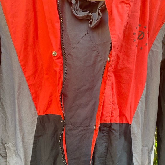 Wind breaker - Picture 2 of 5